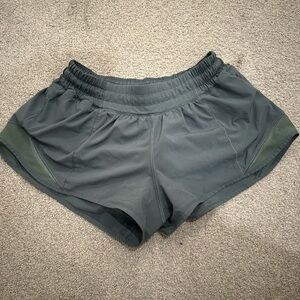Green lululemon hottie hot 2.5 inch shorts size 4.